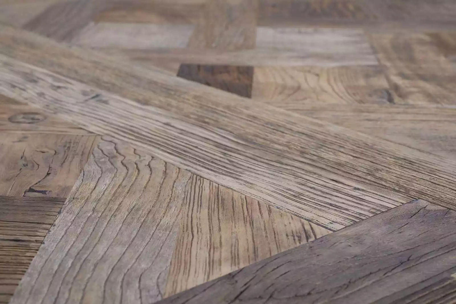RECYCLED CENTENARY ELM VERSAILLES TILES - Image 7