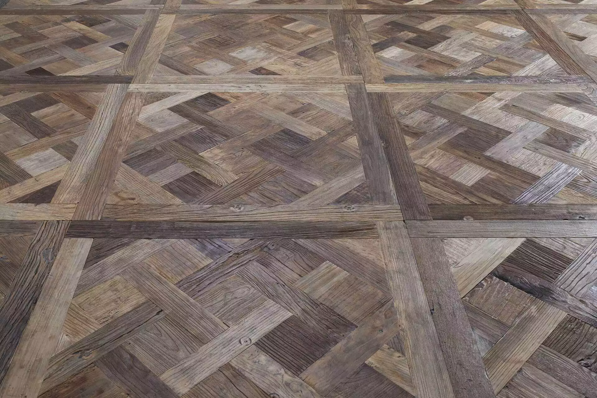 RECYCLED CENTENARY ELM VERSAILLES TILES - Image 4