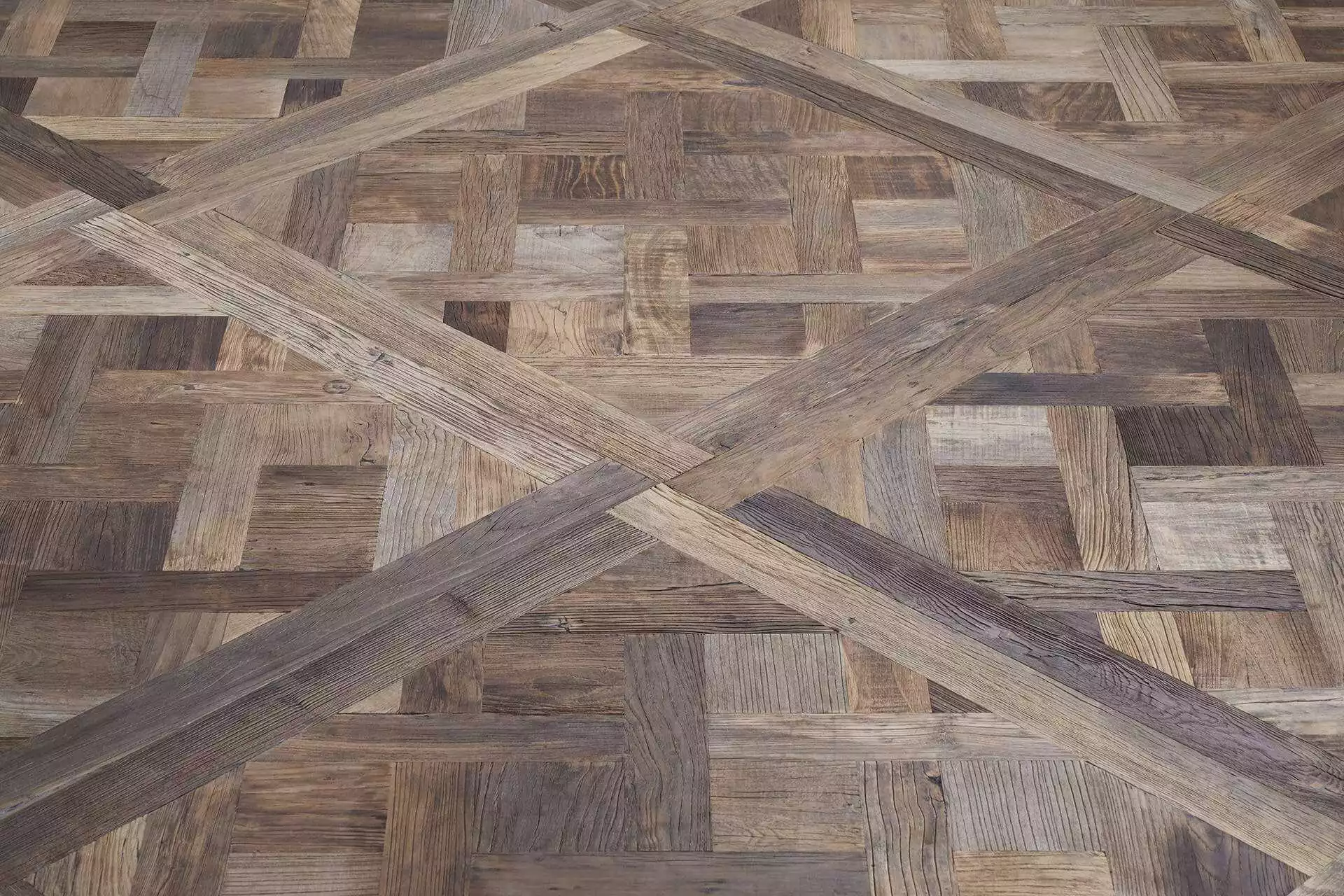 RECYCLED CENTENARY ELM VERSAILLES TILES - Image 5
