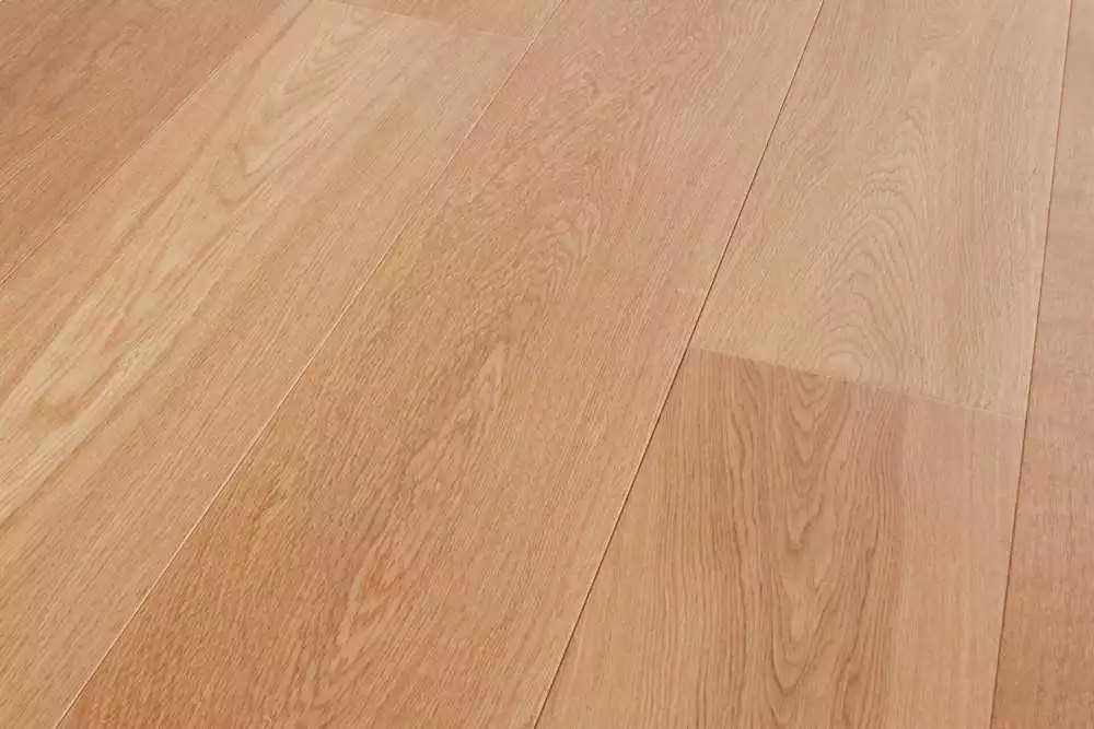 Parquet massif Nobless Vernis brossé largeur de 15 cm